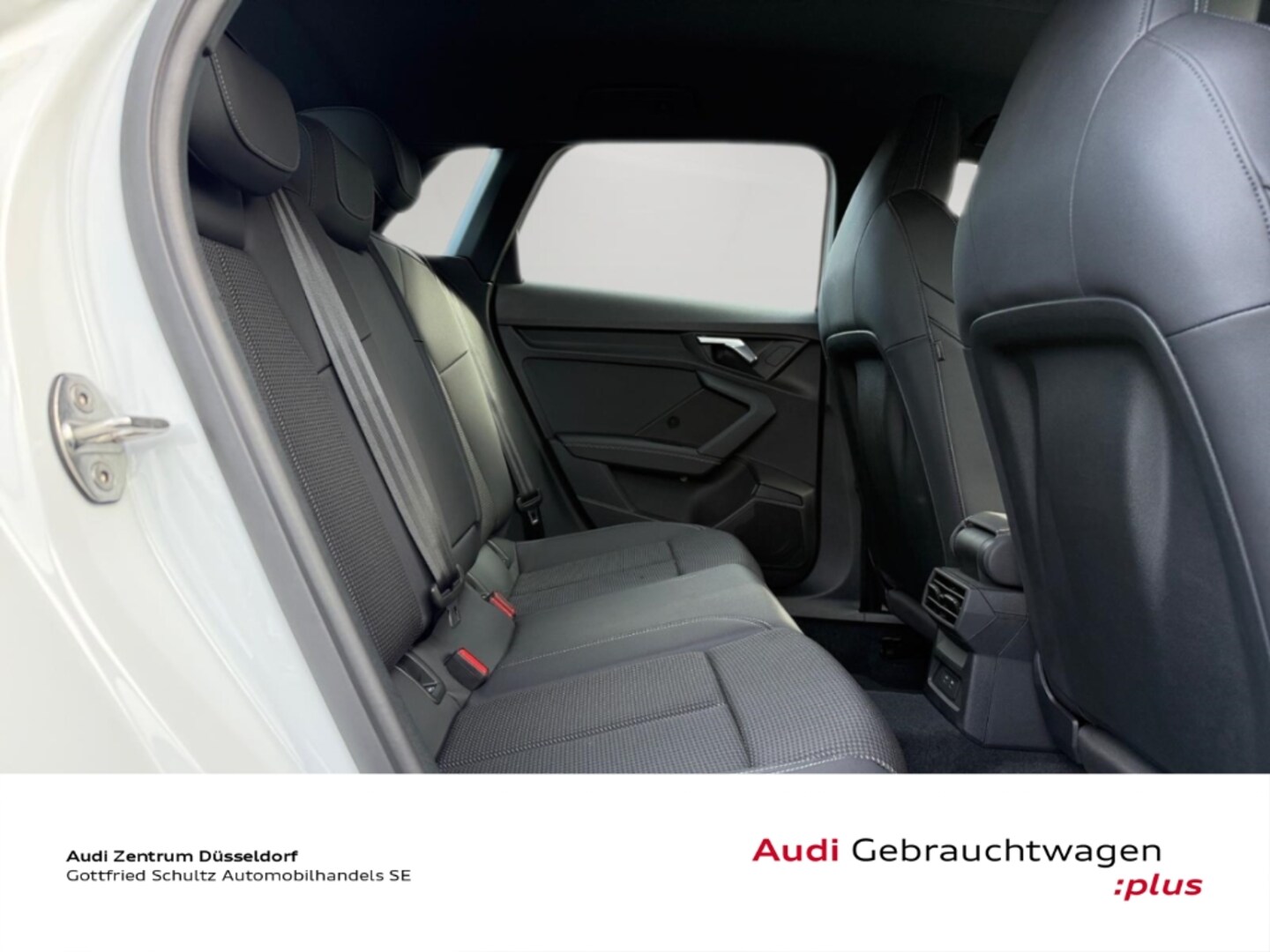 Bild über Audi A3 Sportback 30 TFSI Schaltgetriebe - für weitere Informationen kontaktieren Sie den Audi Partner