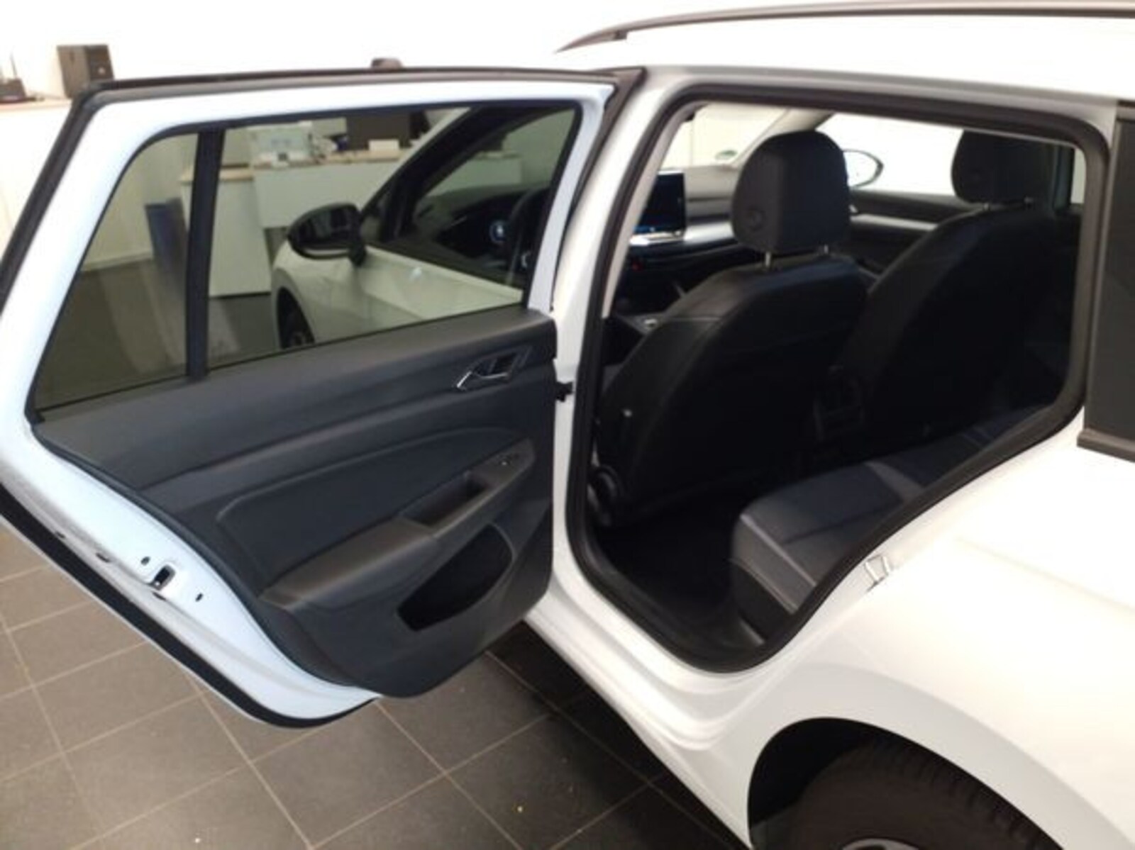 Volkswagen Golf Variant – Bild 8