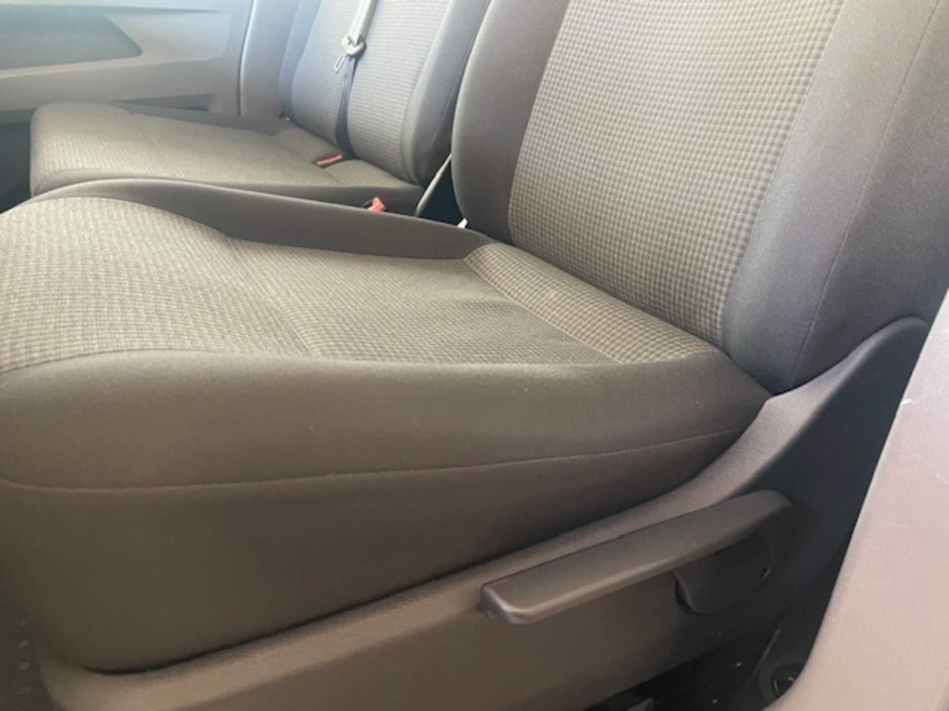 Volkswagen T6.1 Transporter Kombi langer Radstand