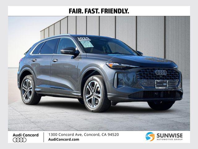 2025 Audi Q5 40 Premium's photo