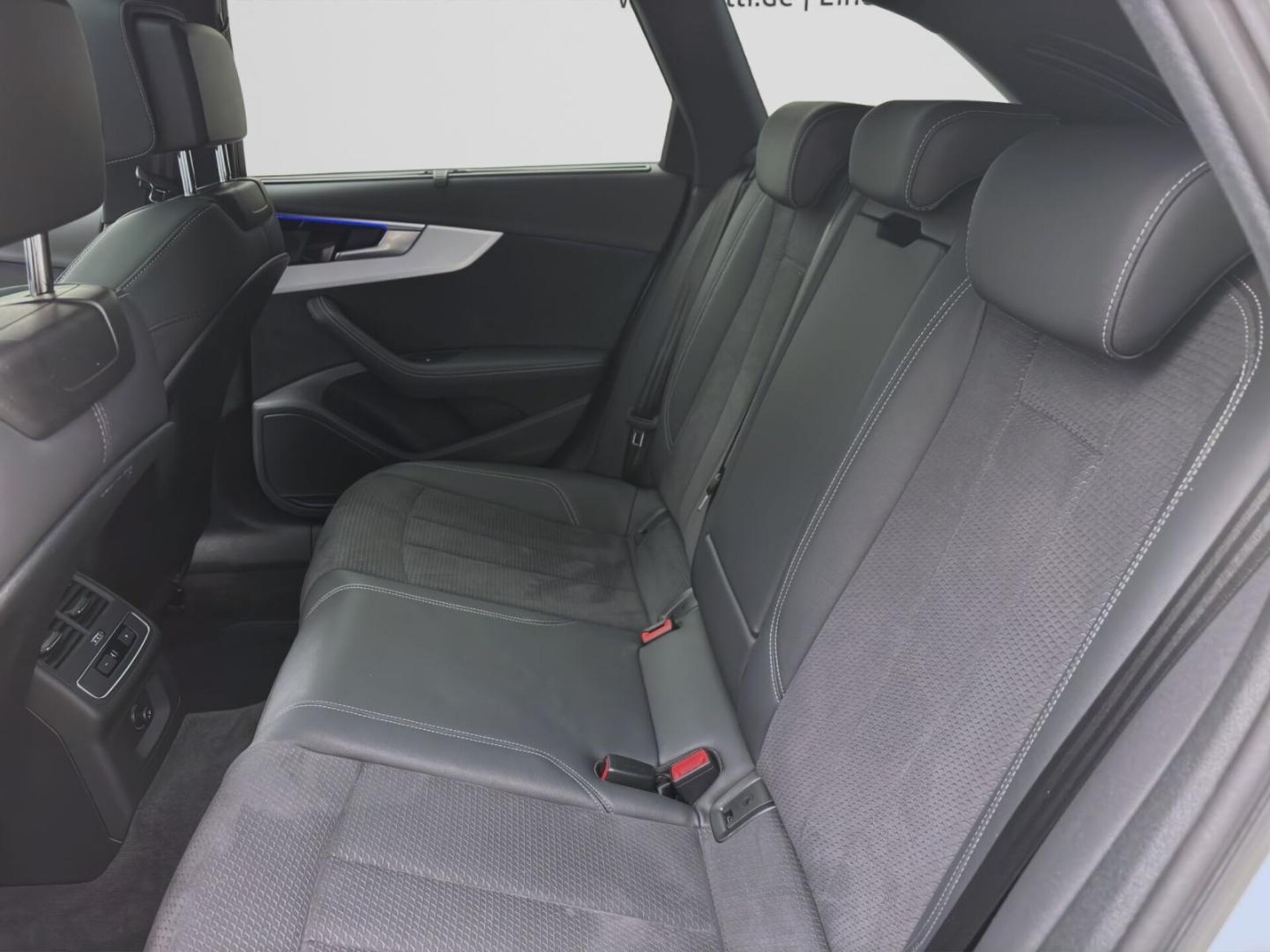 Audi A4 Avant S line