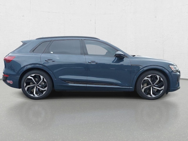 2024 Audi Q8 e-tron