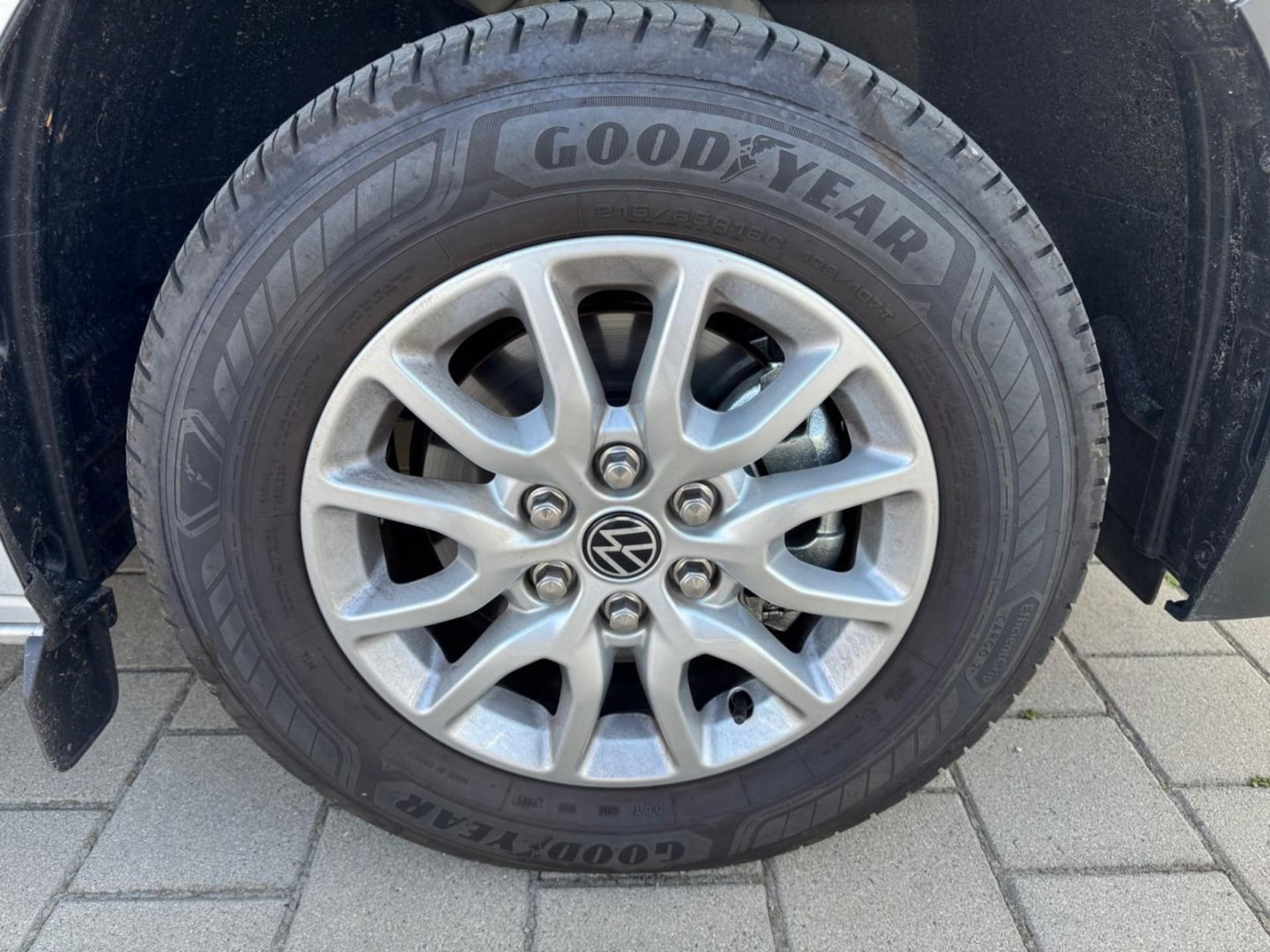 Volkswagen Transporter Kasten langer Radstand