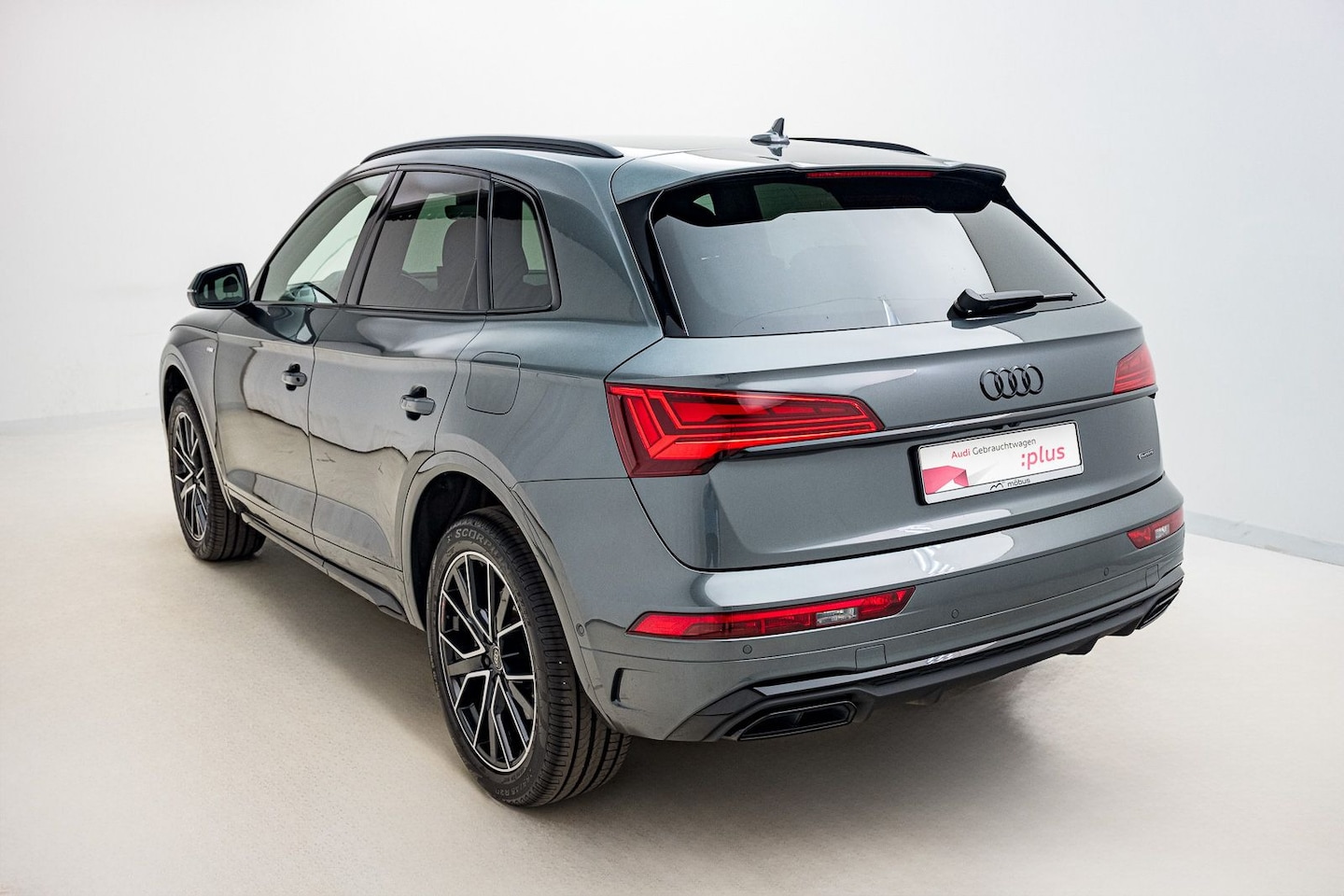 Bild über Audi Q5 TFSI e S line business 50 TFSI e quattro S tronic - für weitere Informationen kontaktieren Sie den Audi Partner