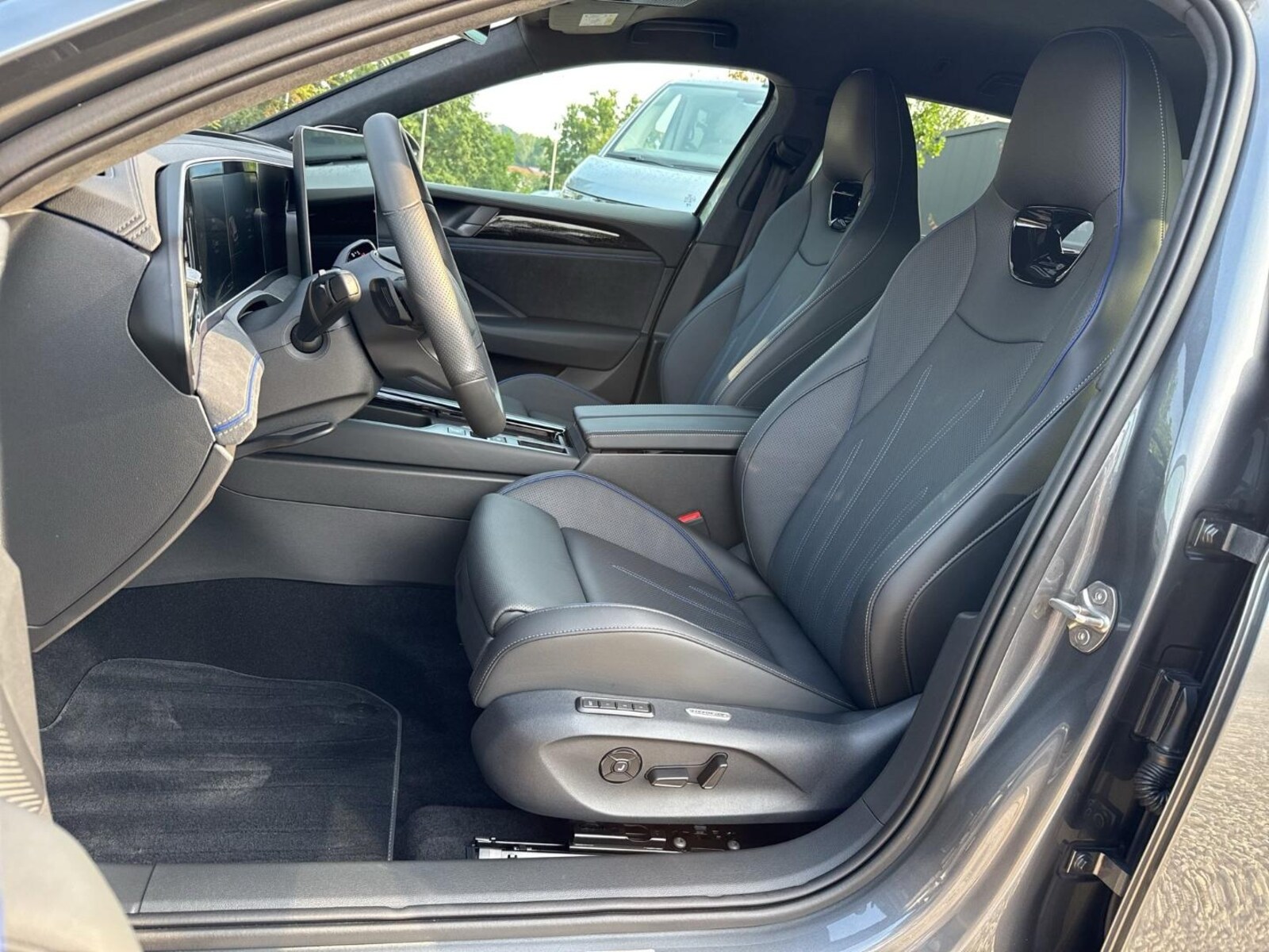 Volkswagen Passat – Bild 12