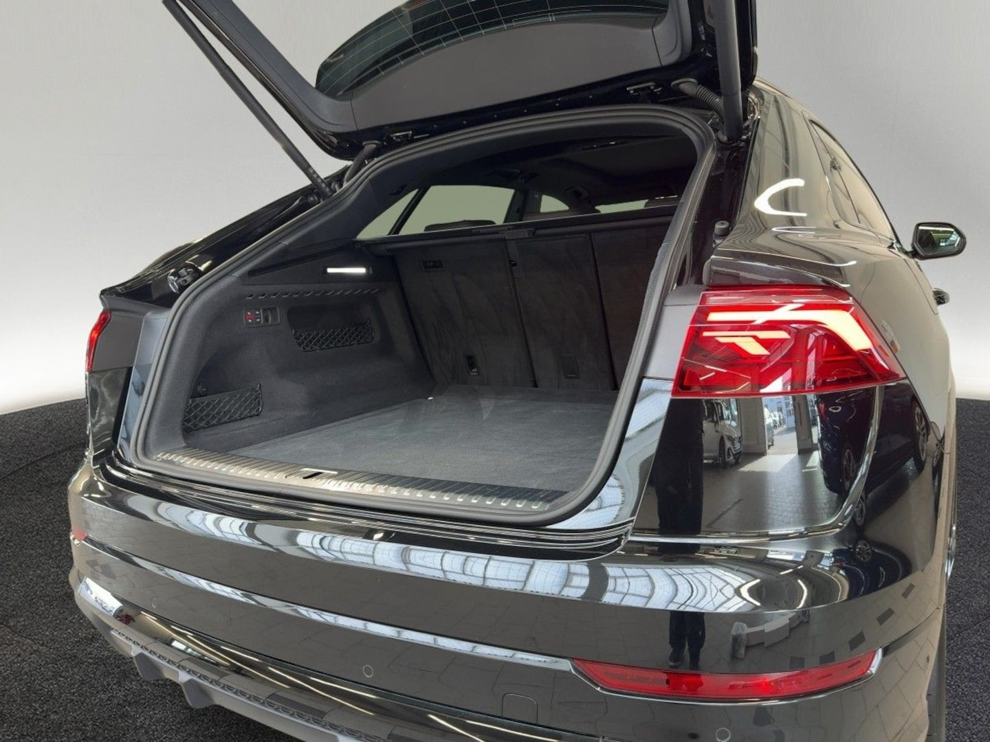 Bild über Audi Q8 SUV 50 TDI quattro tiptronic - für weitere Informationen kontaktieren Sie den Audi Partner