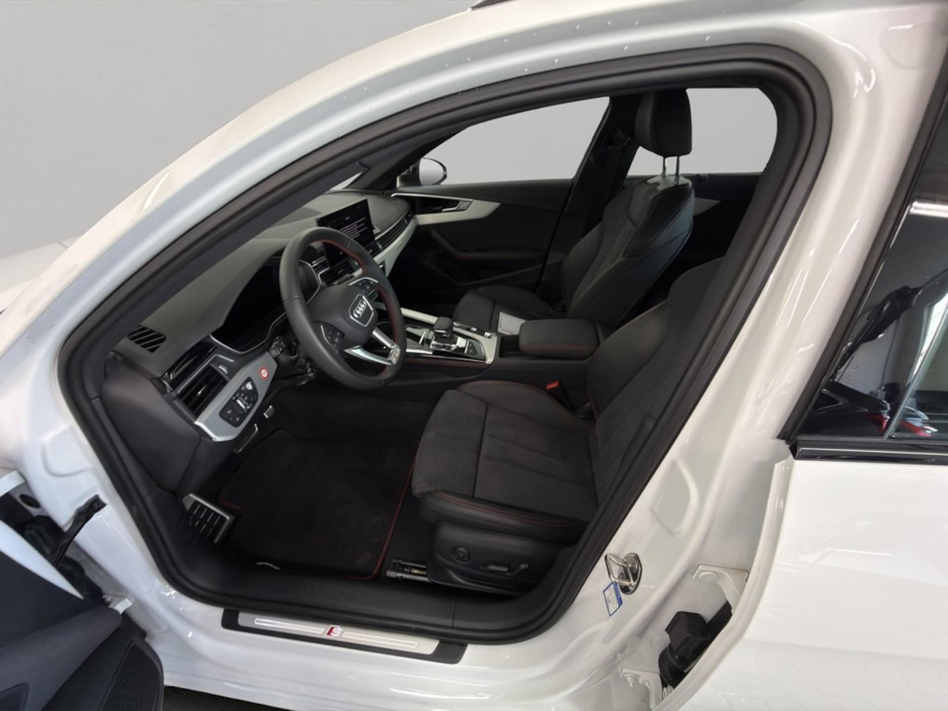 Audi A4 Avant S line