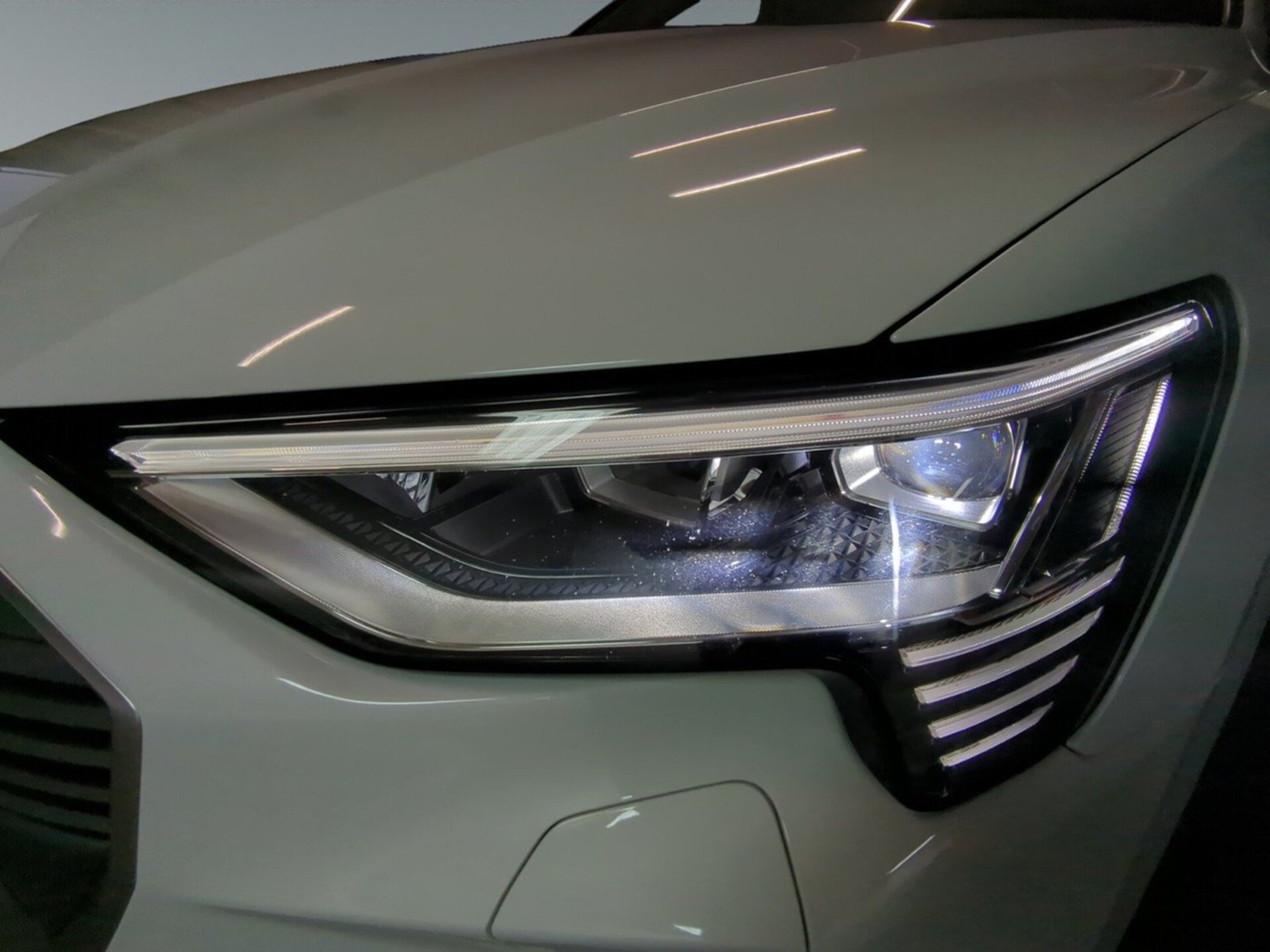 Audi e-tron S line