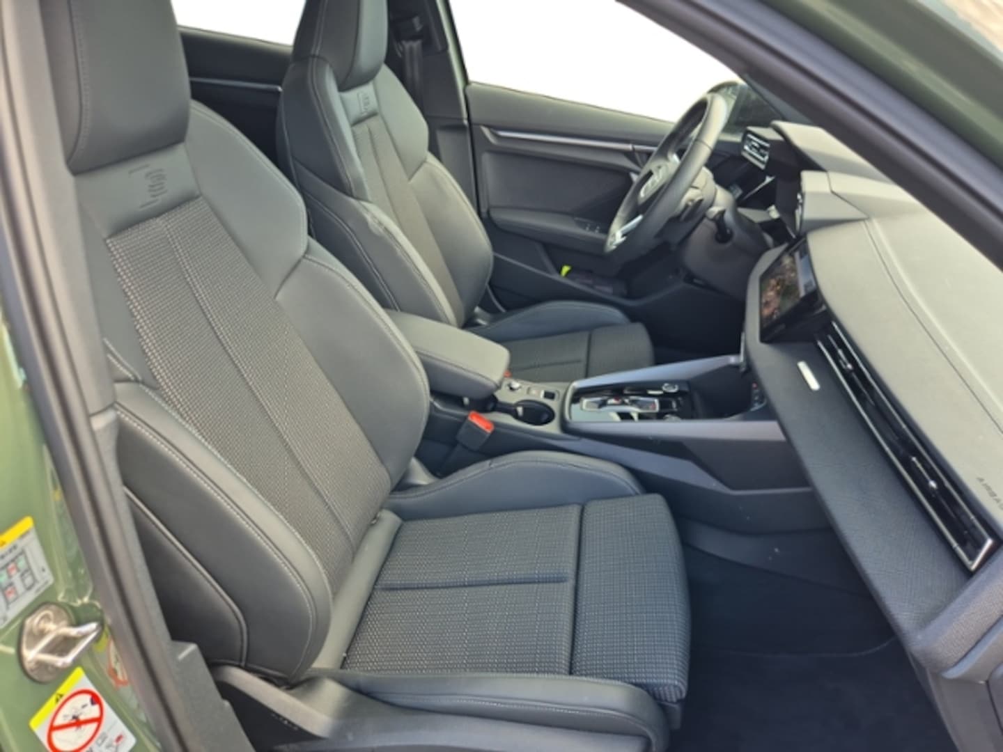 Bild über Audi A3 Sportback S line 35 TFSI S tronic - für weitere Informationen kontaktieren Sie den Audi Partner