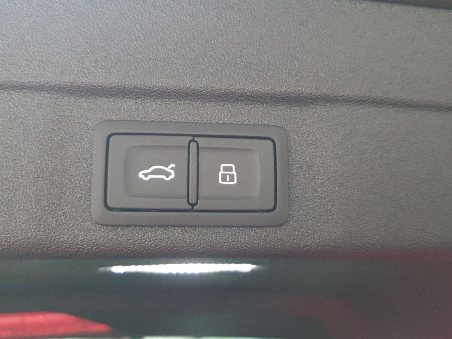 Bild über Audi A5 Avant TDI quattro 150 kW S tronic - für weitere Informationen kontaktieren Sie den Audi Partner