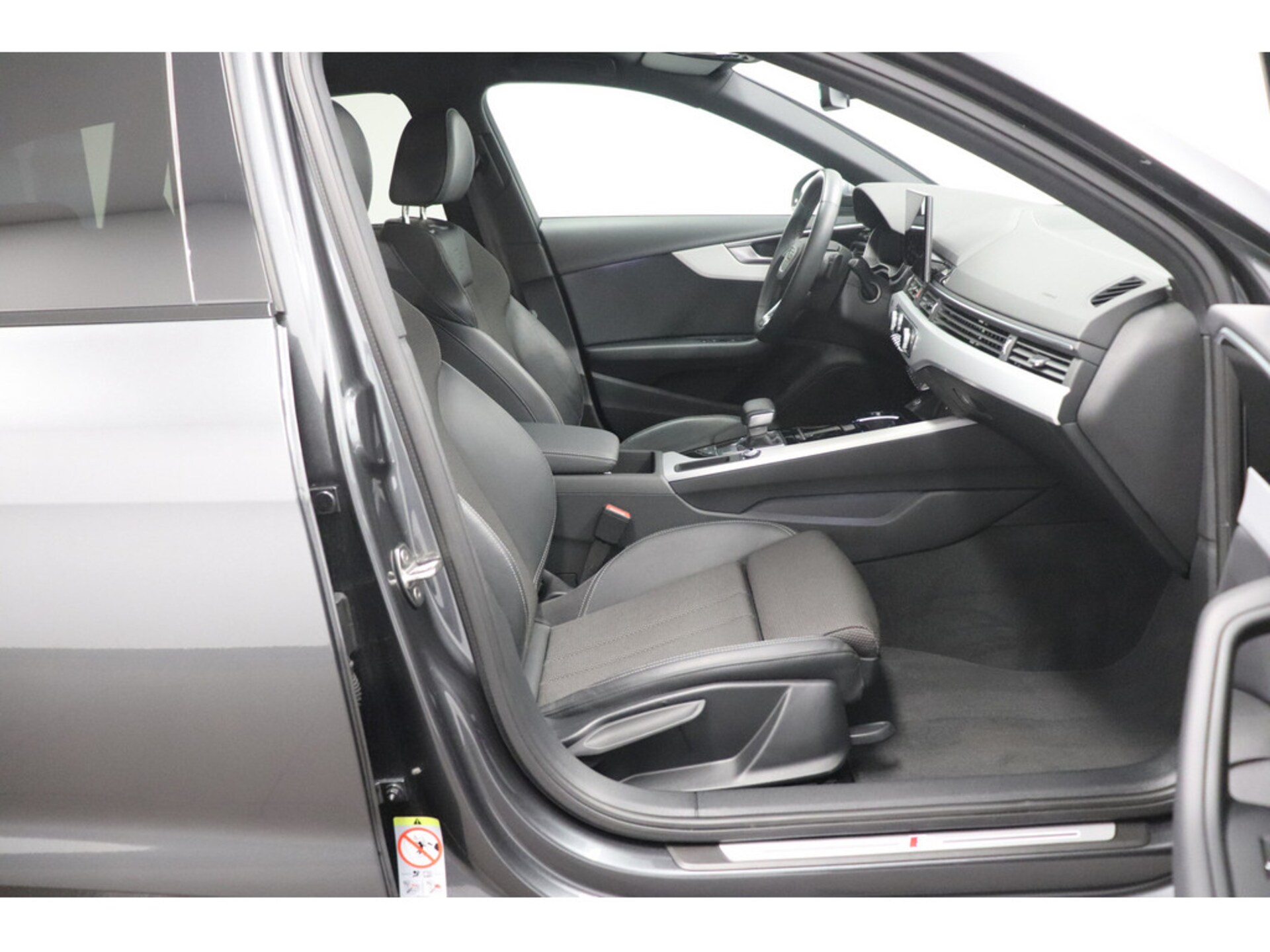 Audi A4 Avant S line