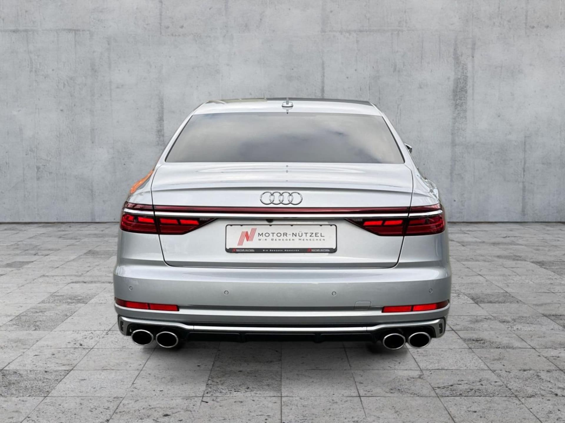 Audi S8