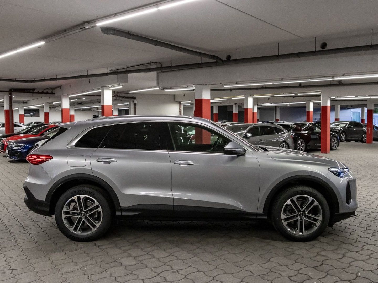Bild über Audi Q5 SUV TFSI 150 kW S tronic - für weitere Informationen kontaktieren Sie den Audi Partner