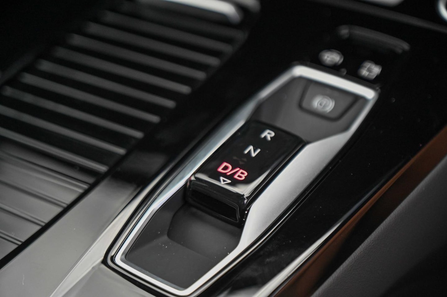 Image about Audi Q6 SUV e-tron e-tron quattro