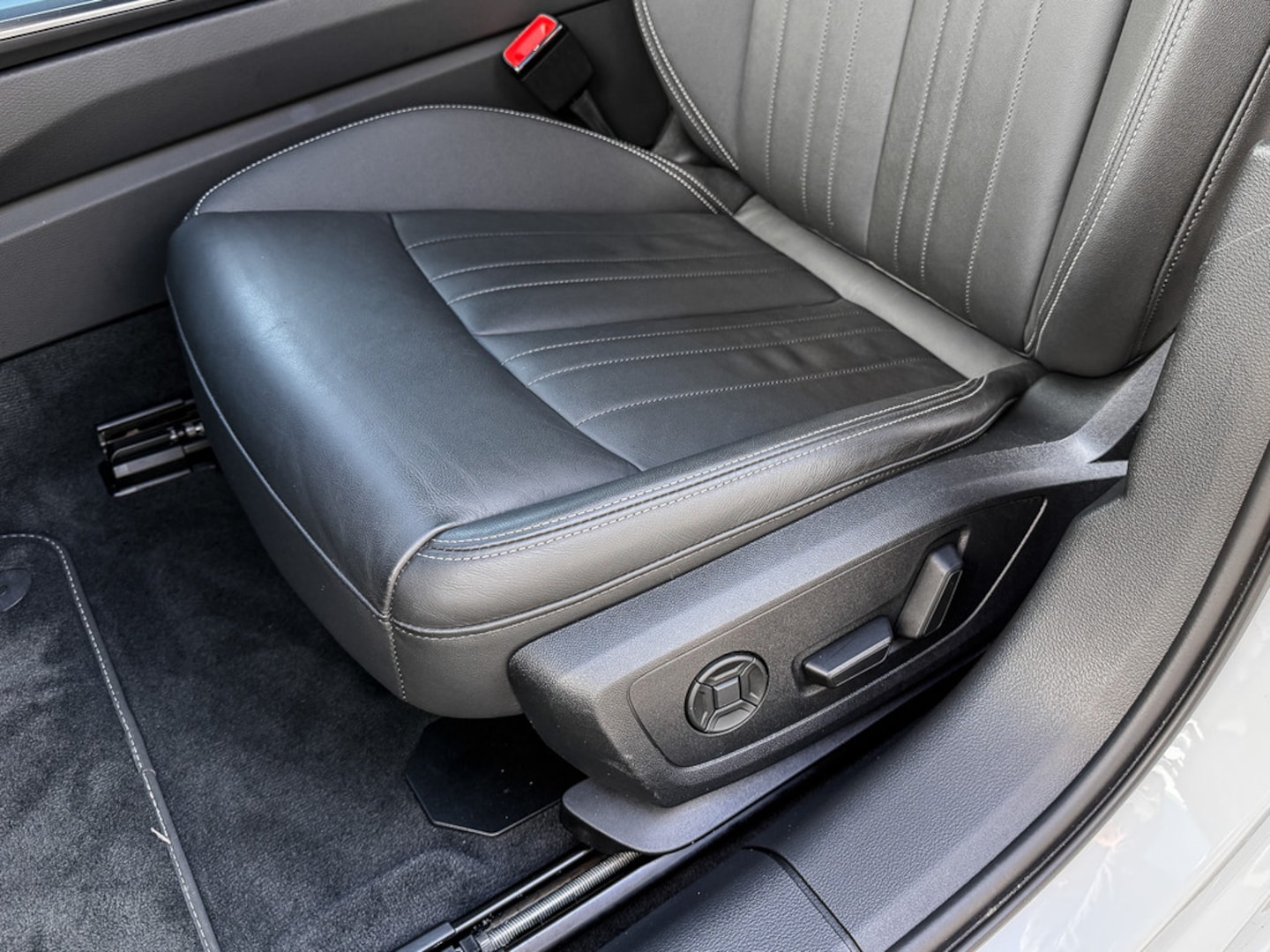 Bild über Audi A6 Avant S line 40 TDI S tronic - für weitere Informationen kontaktieren Sie den Audi Partner