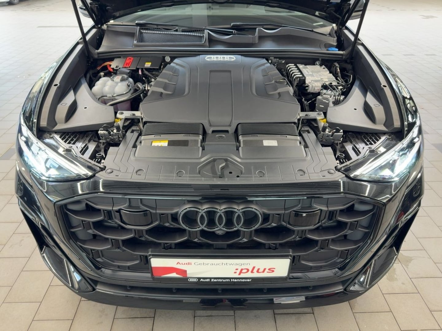 Bild über Audi Q8 SUV 50 TDI quattro tiptronic - für weitere Informationen kontaktieren Sie den Audi Partner