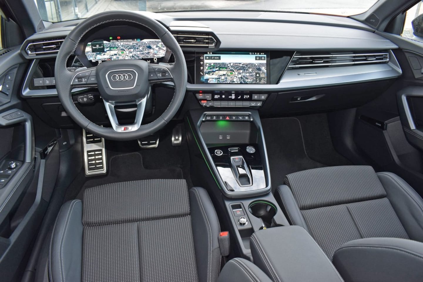 Bild über Audi A3 Sportback S line 35 TFSI S tronic - für weitere Informationen kontaktieren Sie den Audi Partner