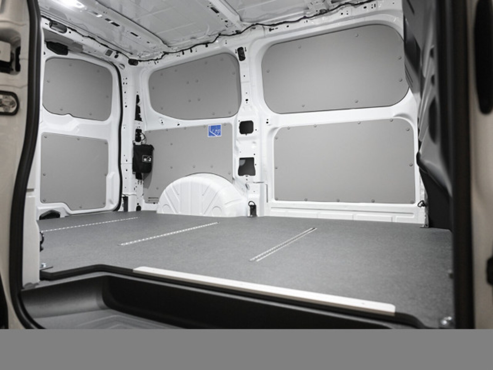 Volkswagen Transporter Kasten kurzer Radstand – Bild 10