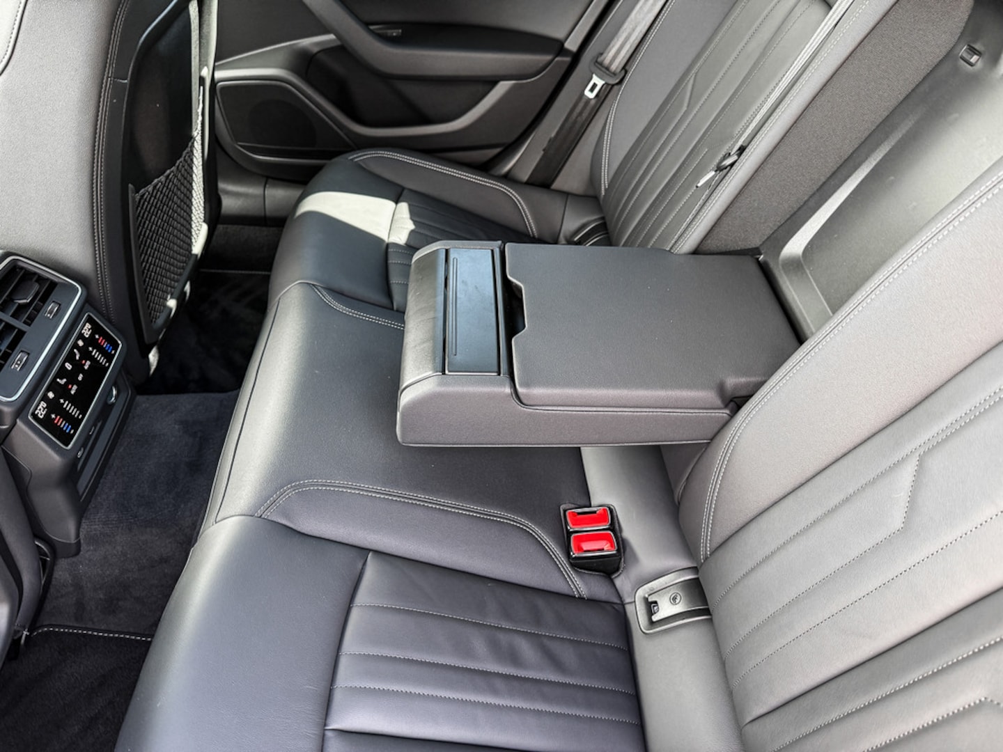 Bild über Audi A6 Avant S line 40 TDI S tronic - für weitere Informationen kontaktieren Sie den Audi Partner