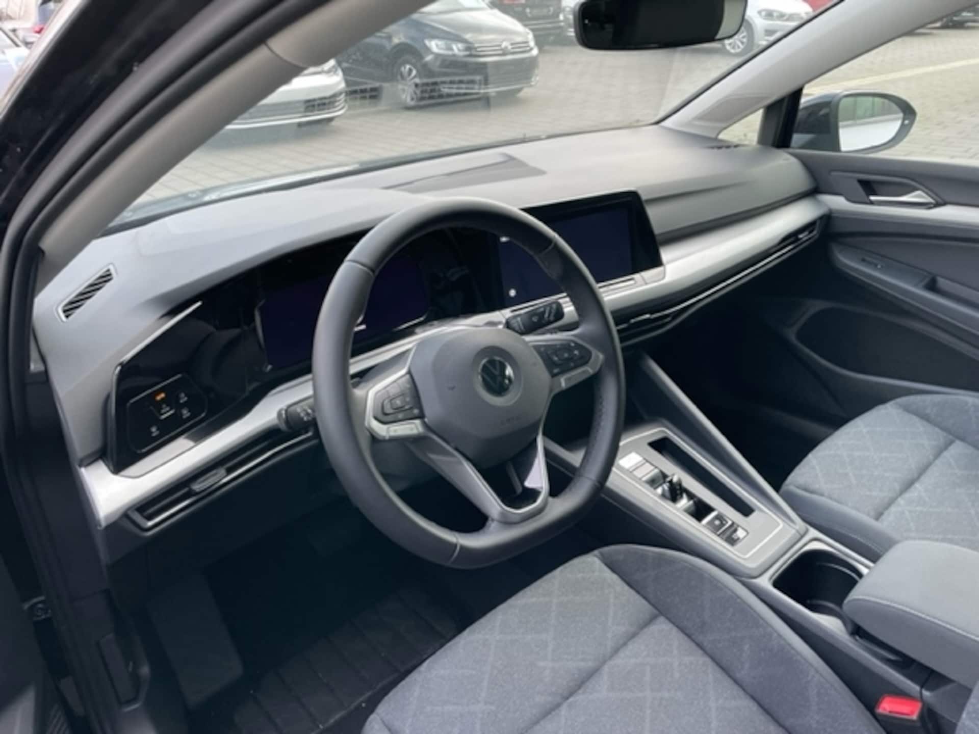 Volkswagen Golf Life