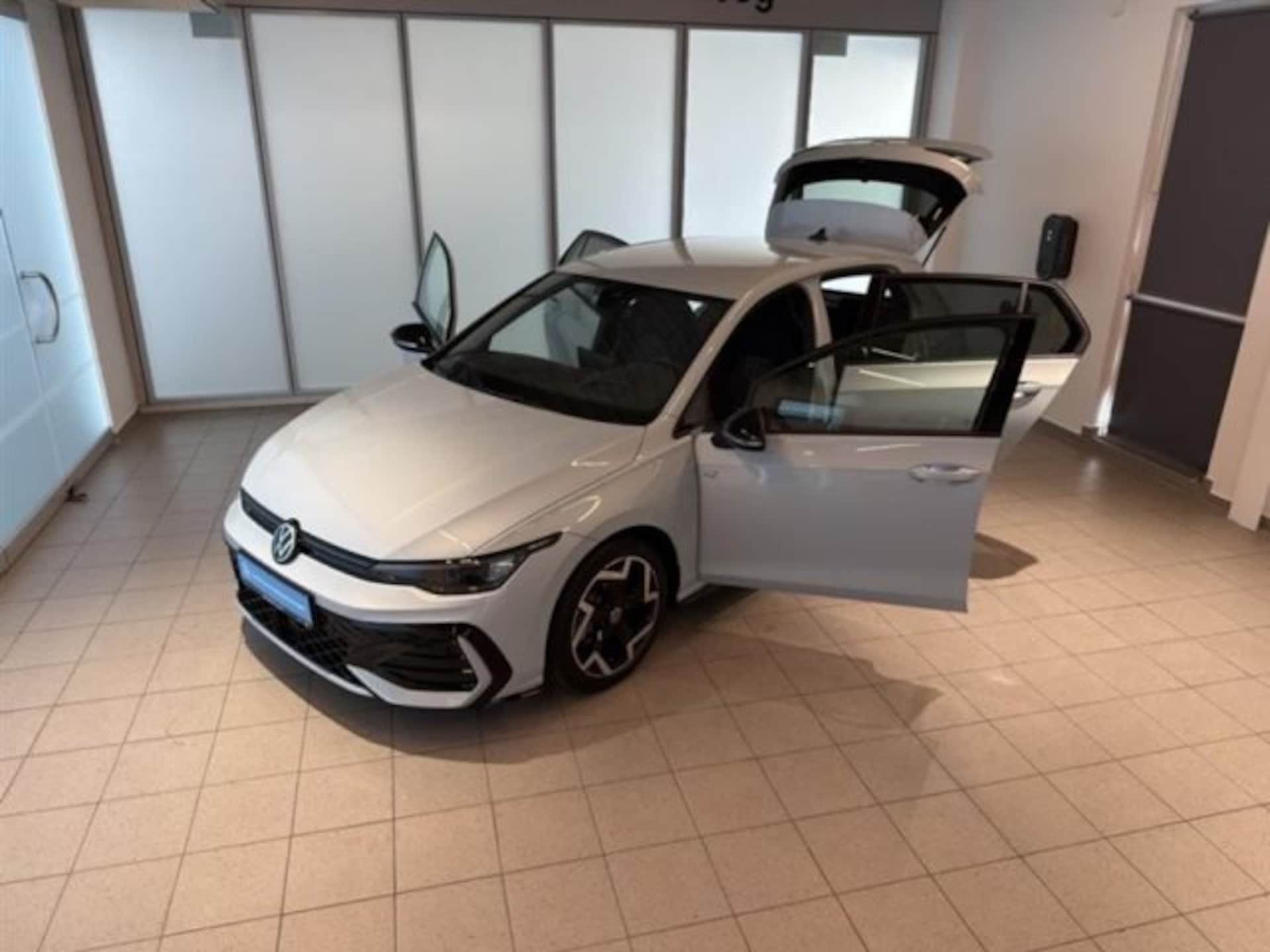 Volkswagen Golf R-Line