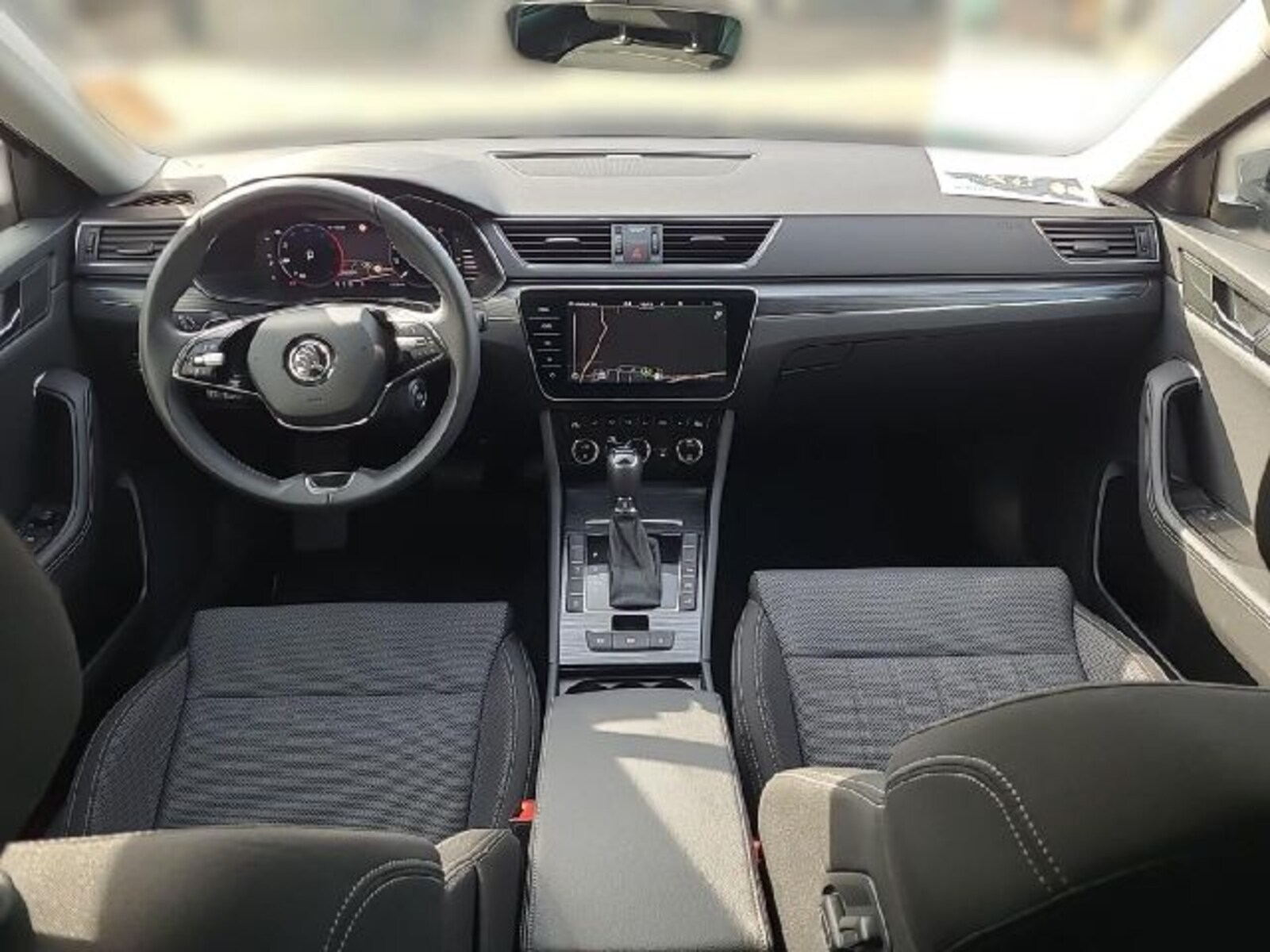 Škoda Superb Combi – Bild 10