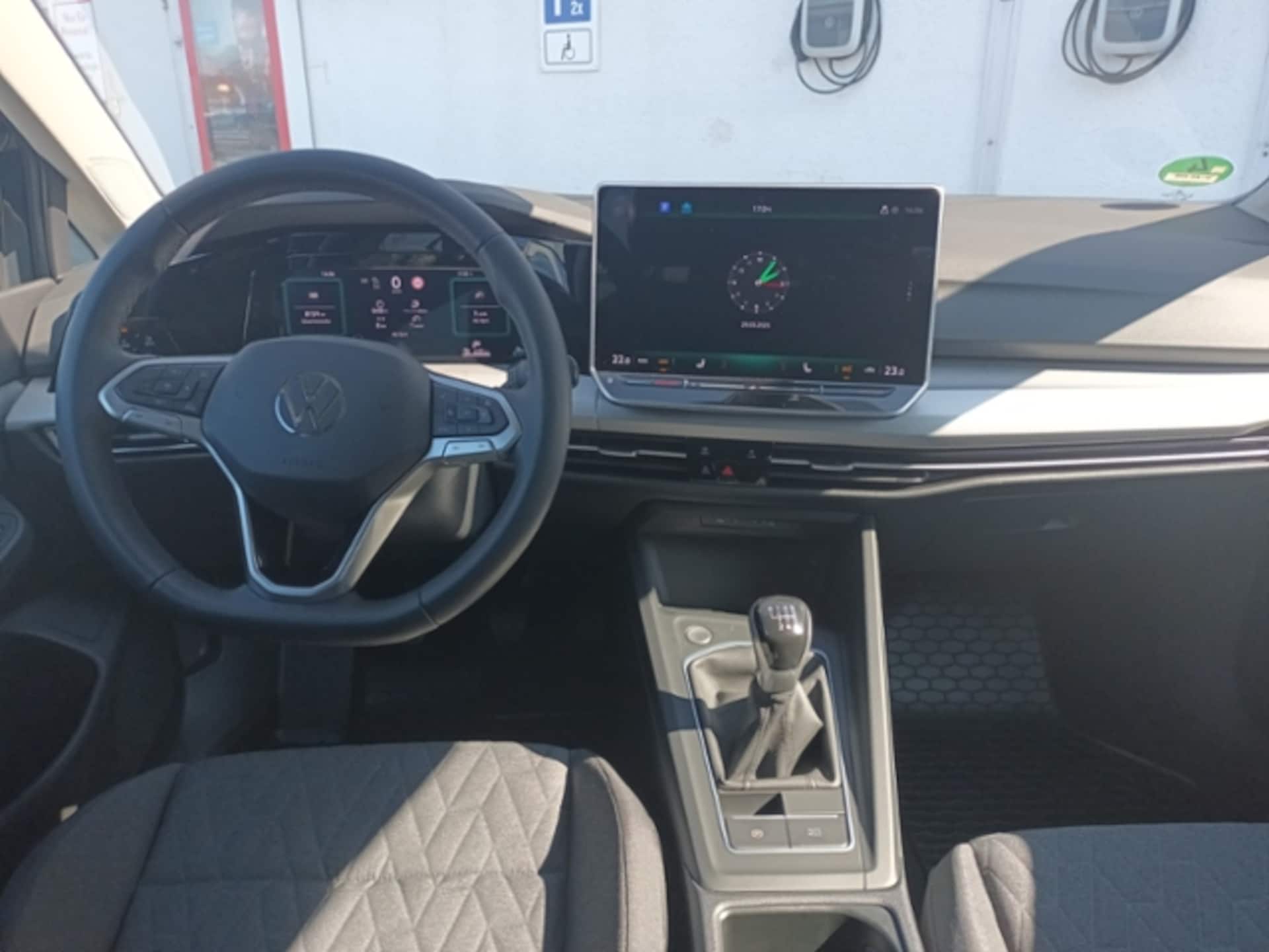 Volkswagen Golf Life