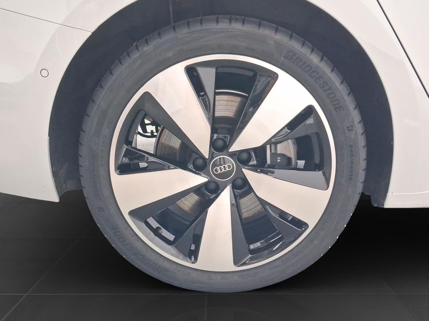 Bild über Audi A5 Avant TDI quattro 150 kW S tronic - für weitere Informationen kontaktieren Sie den Audi Partner