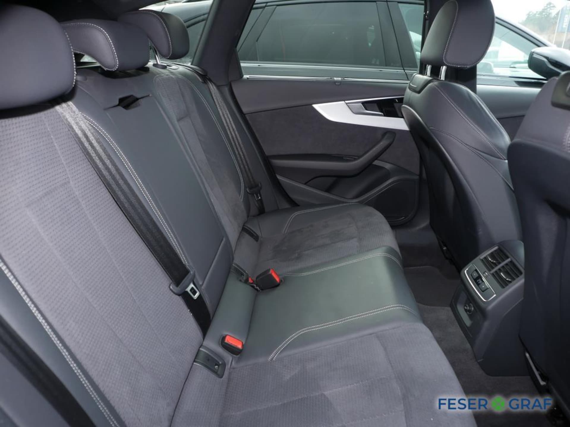 Audi A4 Avant S line