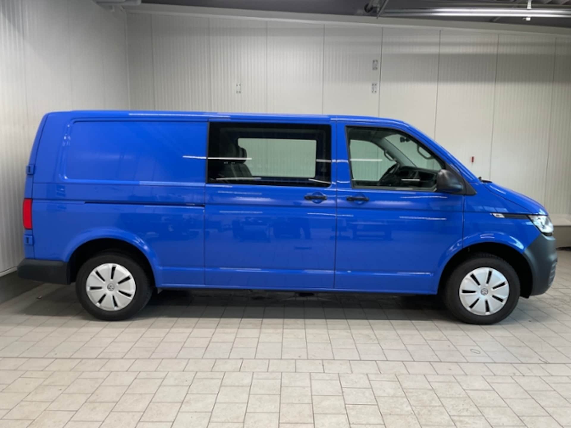 Volkswagen T6.1 Transporter Kombi langer Radstand