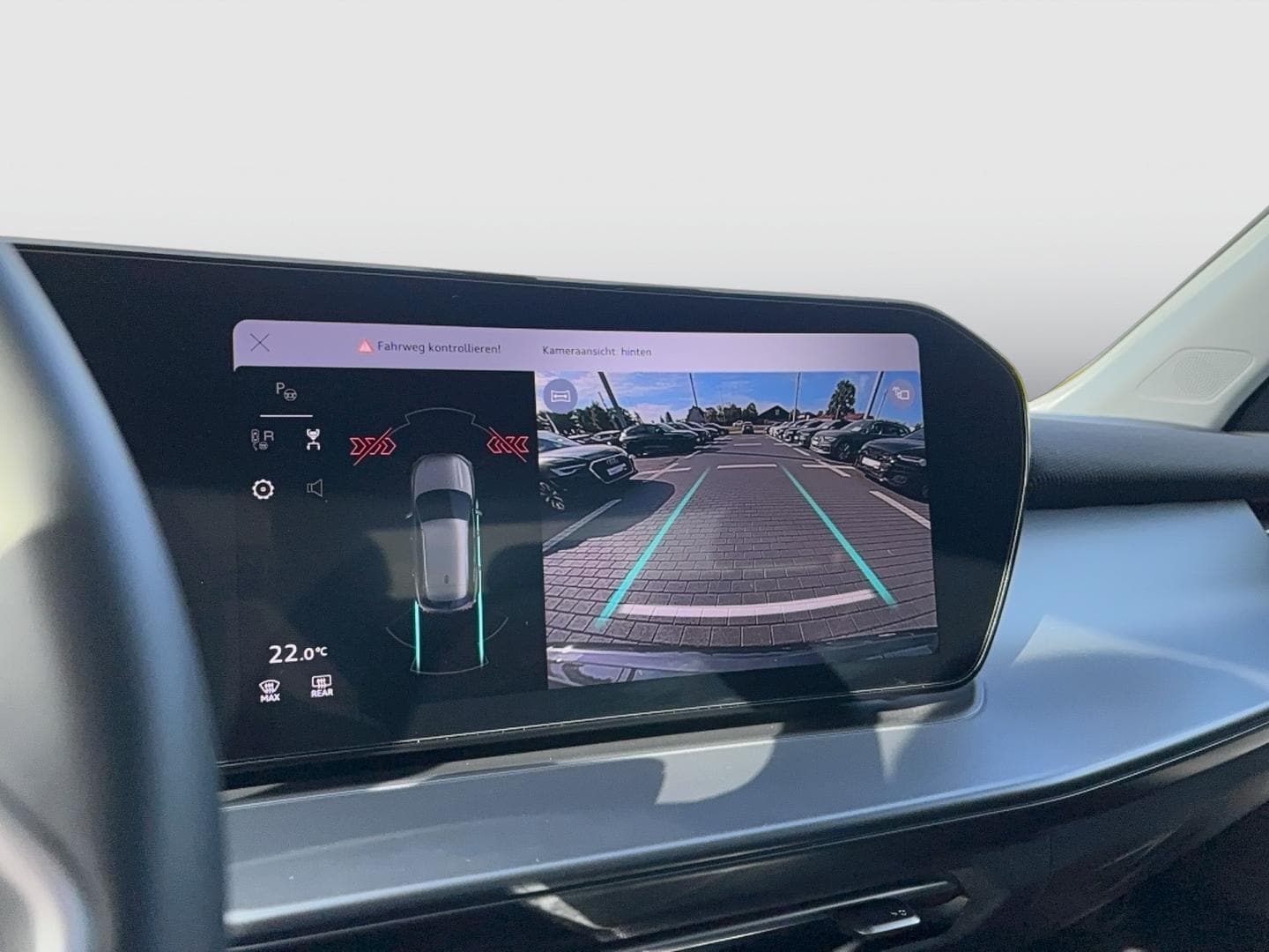 Bild über Audi Q3 SUV TFSI 110 kW S tronic - für weitere Informationen kontaktieren Sie den Audi Partner