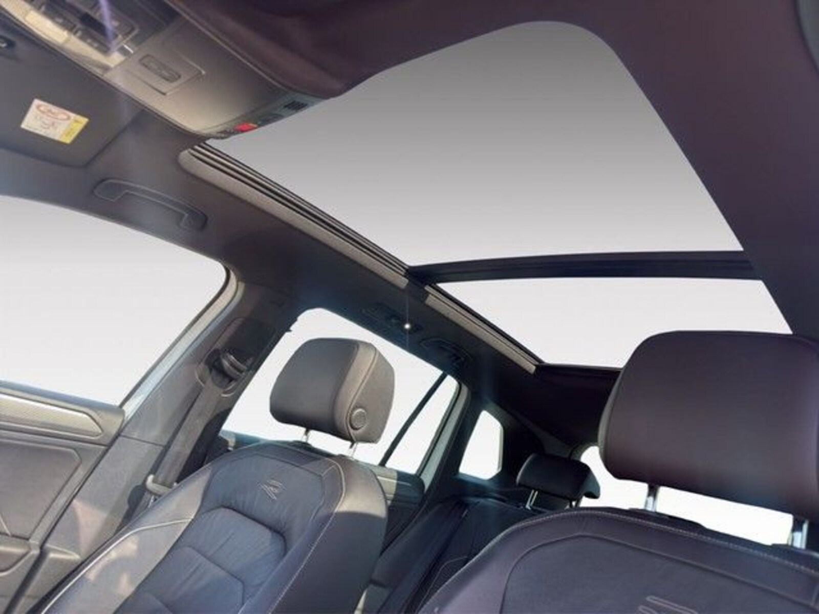 Volkswagen Tiguan – Bild 12