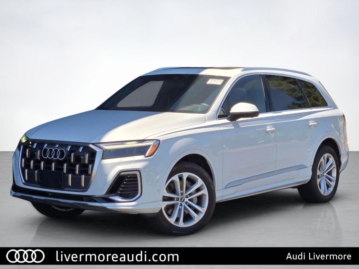 2025 Audi Q7 55 Premium Plus quattro Tiptronic's photo