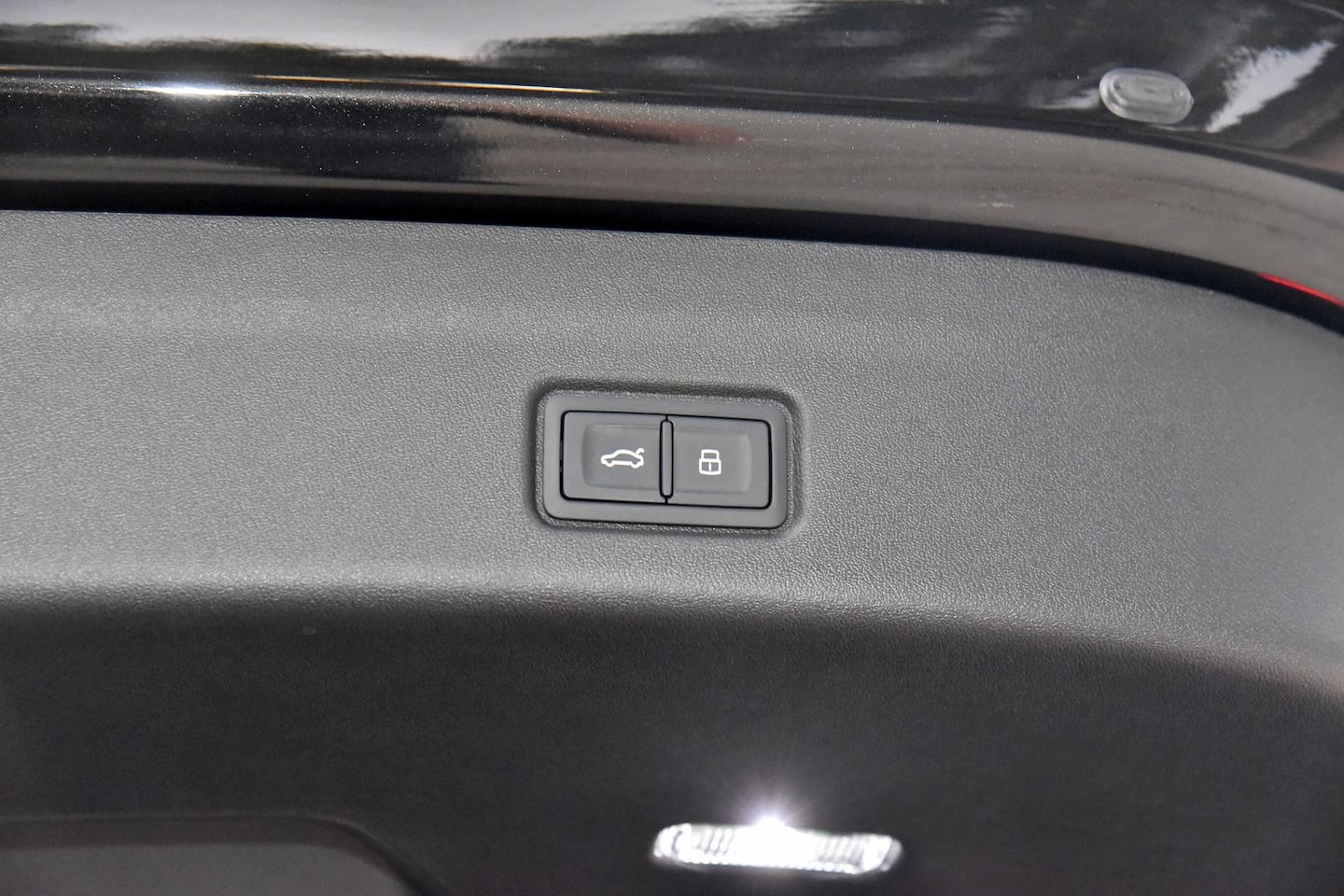 Image about Audi SQ6 SUV e-tron e-tron quattro