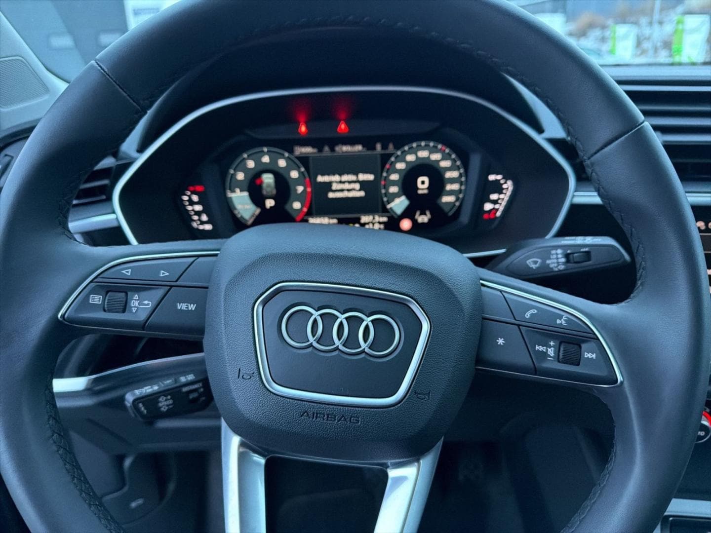 Bild über Audi Q3 advanced 35 TFSI S tronic - für weitere Informationen kontaktieren Sie den Audi Partner