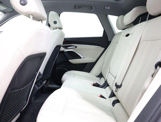 2025 Audi Q5 Premium - Photo 27