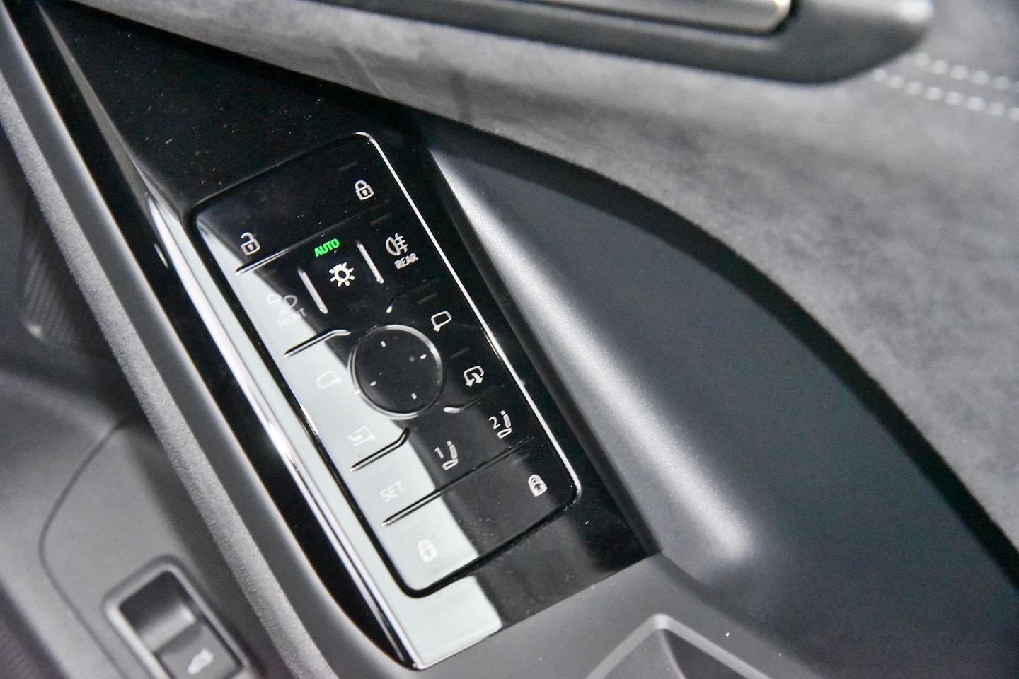Image about Audi SQ6 SUV e-tron e-tron quattro