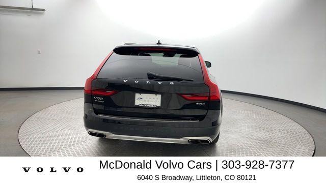 2018 Volvo V90 Cross Country