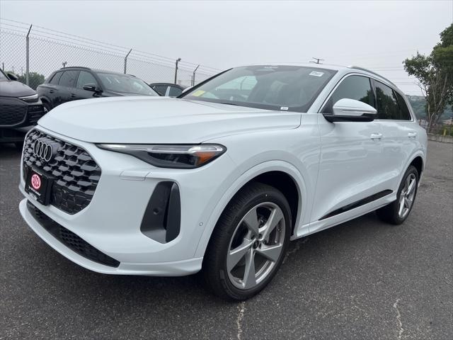 2025 Audi New Q5 Premium Plus's photo