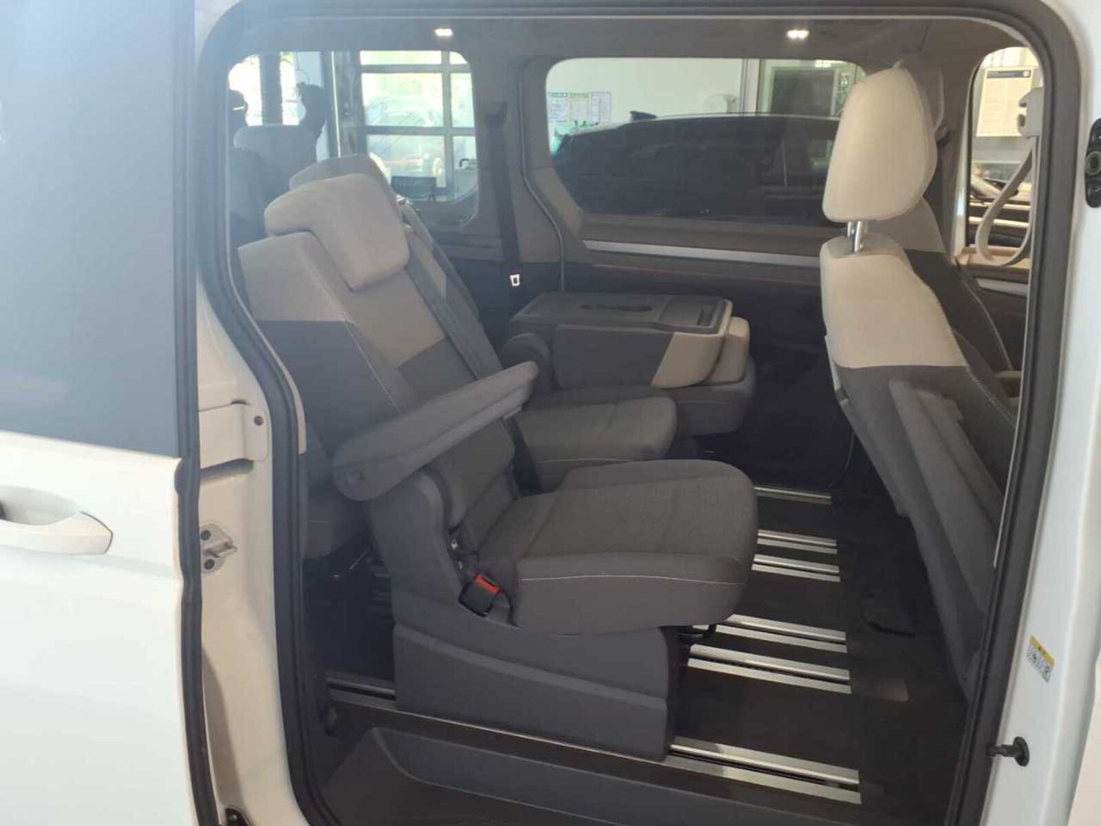 Volkswagen Multivan Langversion – Bild 10