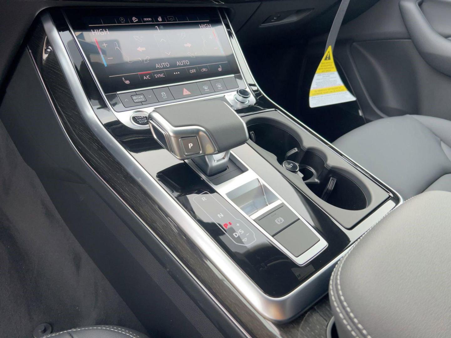 2026 Audi Q7 Premium - Photo 17