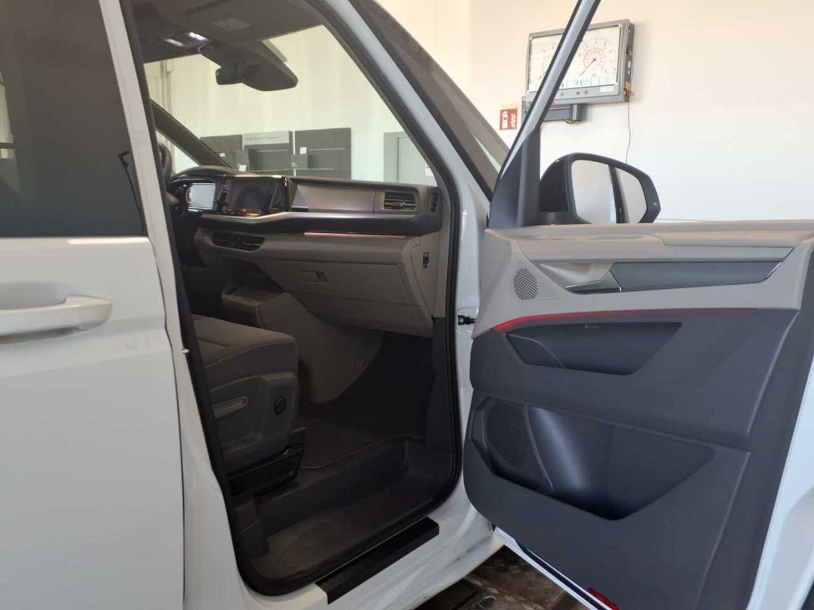 Volkswagen Multivan Langversion – Bild 12