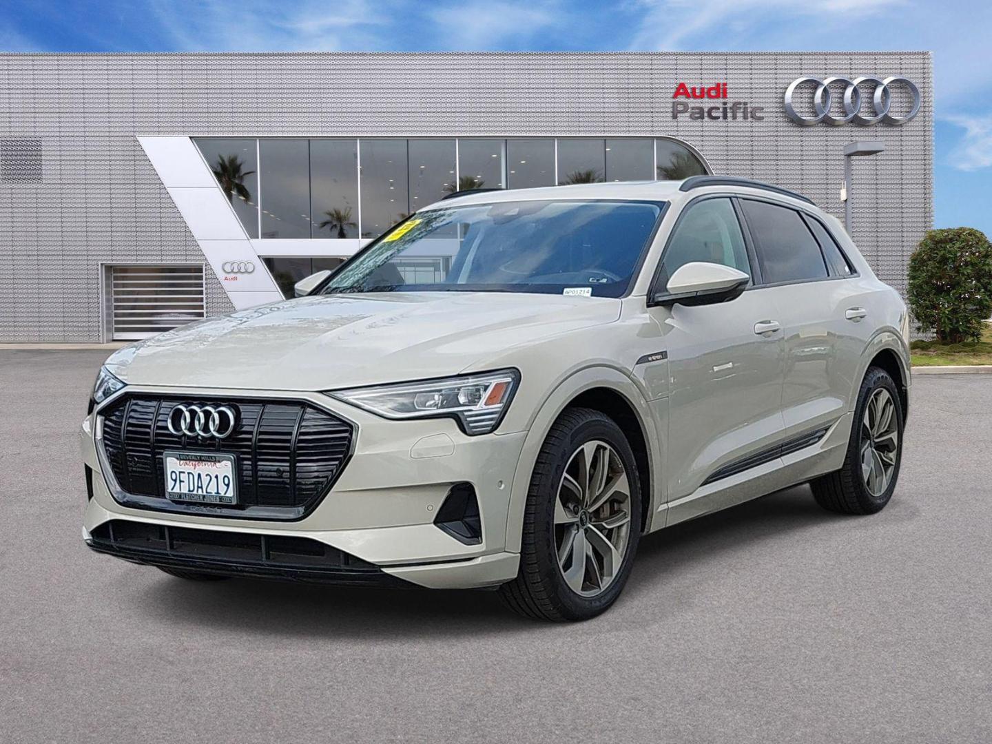 2021 Audi e-tron 95 kWh Premium Plus quattro's photo