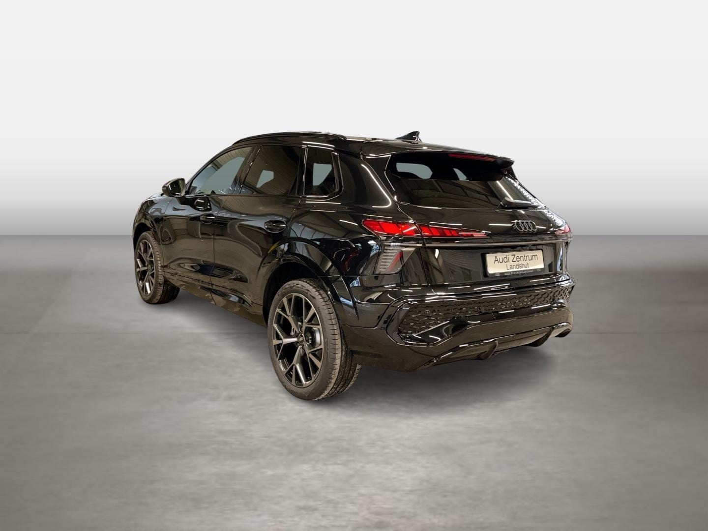 Bild über Audi Q3 SUV e-hybrid e-hybrid 200 kW S tronic - für weitere Informationen kontaktieren Sie den Audi Partner