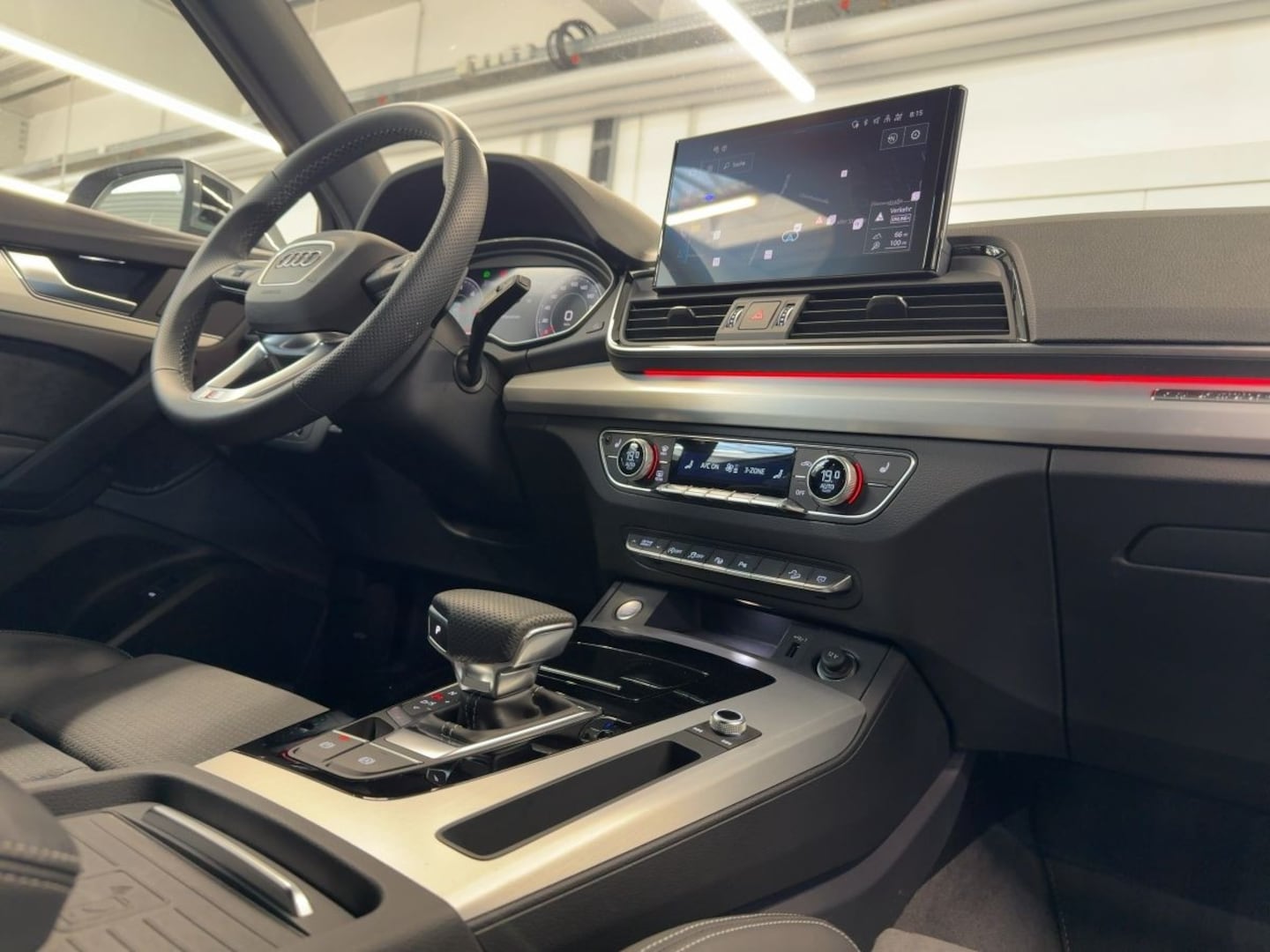 Bild über Audi Q5 40 TDI quattro 150 kW S tronic - für weitere Informationen kontaktieren Sie den Audi Partner