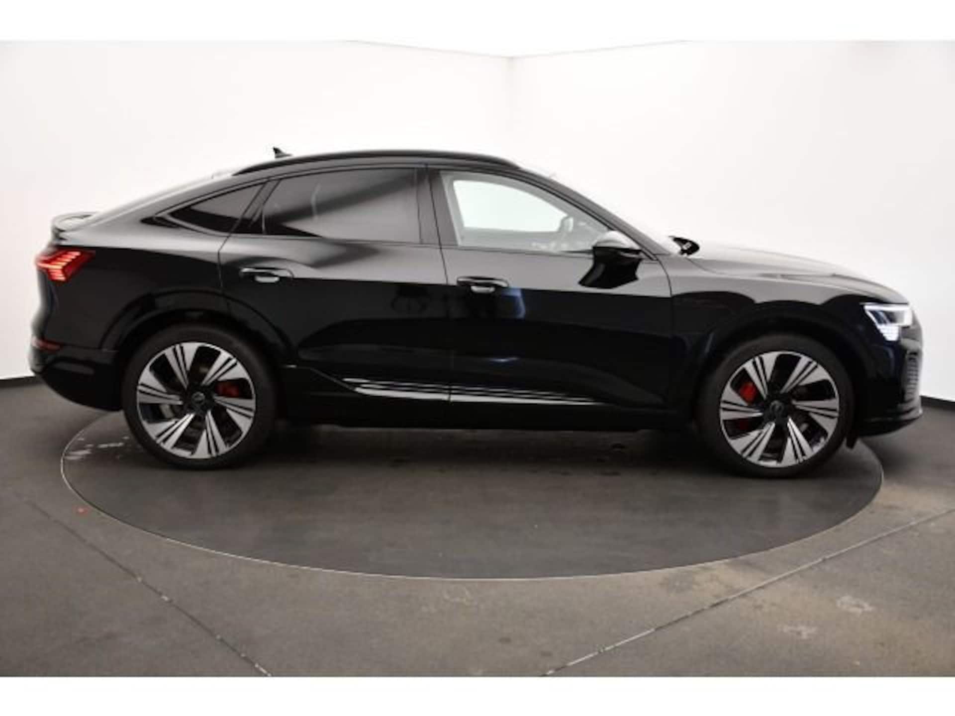 Audi Q8 Sportback e-tron S line