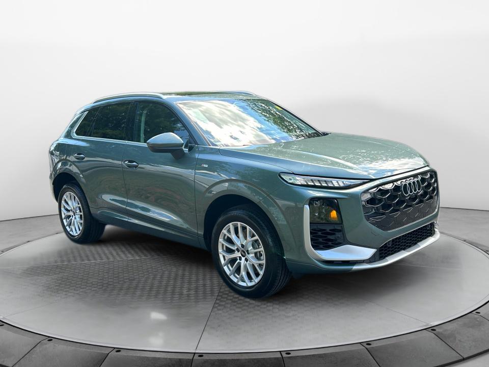 2026 Audi Q3 S line quattro's photo