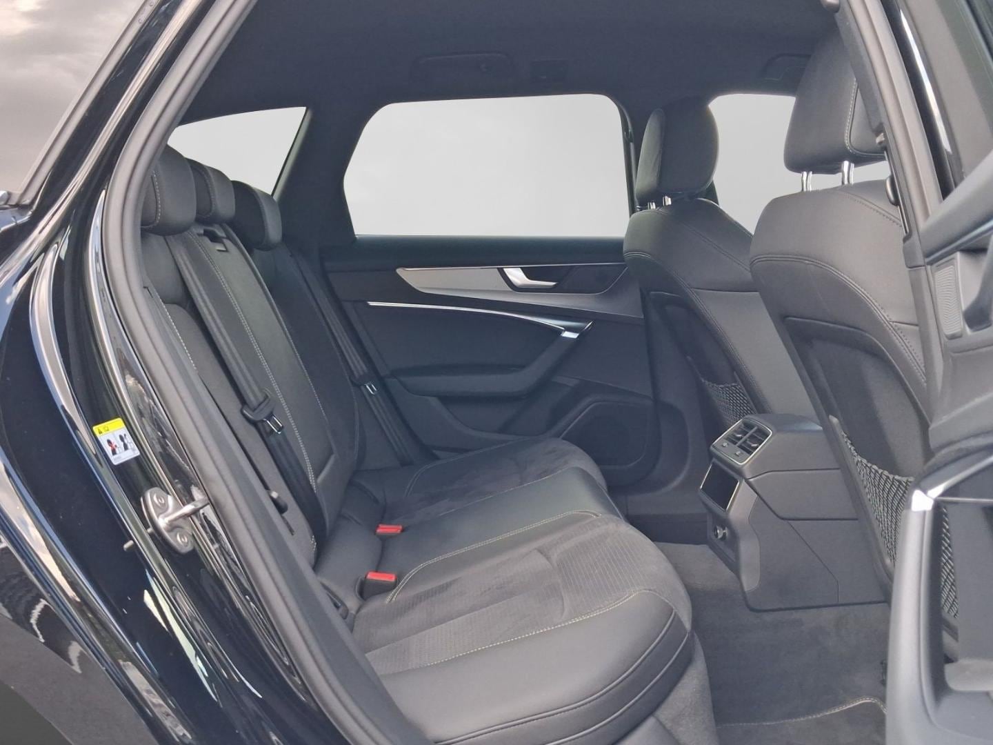 Bild über Audi S6 Avant TDI quattro tiptronic - für weitere Informationen kontaktieren Sie den Audi Partner