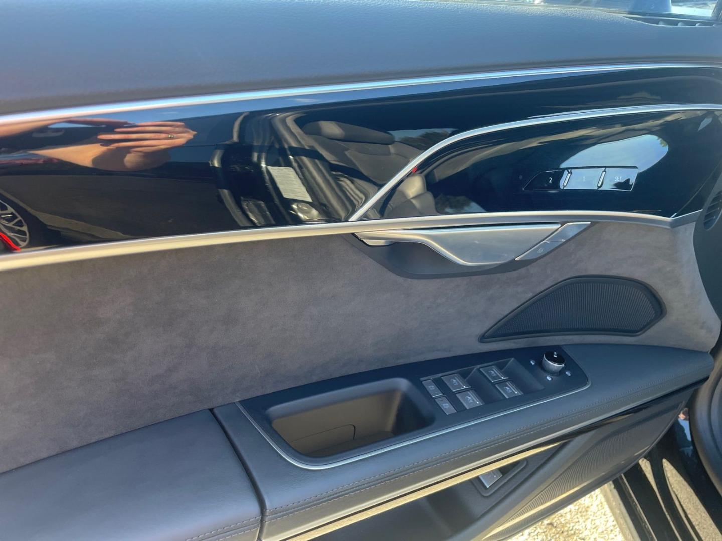 Image about Audi S8 TFSI quattro tiptronic