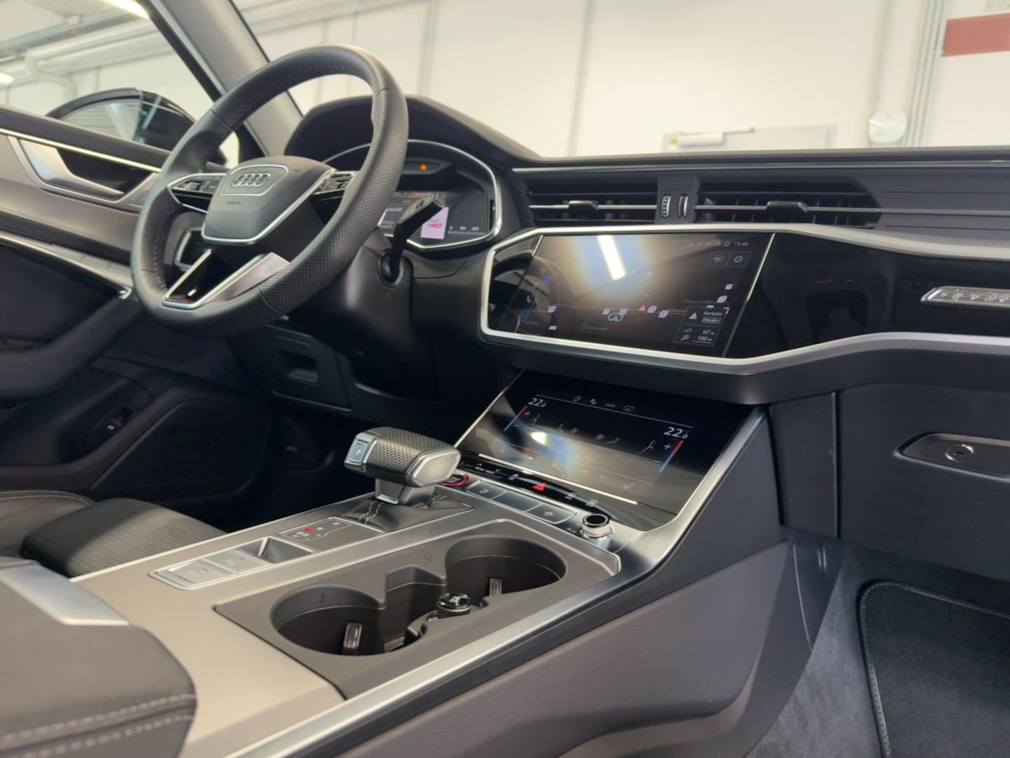 Bild über Audi S6 Avant TDI quattro tiptronic - für weitere Informationen kontaktieren Sie den Audi Partner